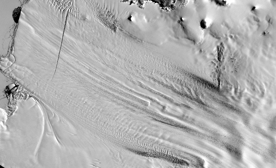 Der Pine Island Gletscher in der Westantarktis ist einer der fünf grössten Eisströme in der Antarktis. Er ist für rund 25 Prozent des Eisverlustes in der Antarktis und besitzt den grössten Anteil an Eisbergbildung im Meer. Bild: NASA