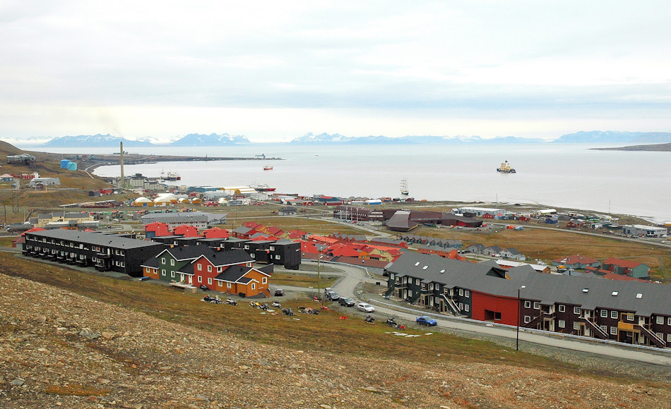 Die nördlichste Ortschaft der Welt, Longyearbyen, nutzt immer noch ein Kohlekraftwerk zur Energiegewinnung und Wärmeproduktion. Doch die Diskussion zur Suche nach Alternativen hat auch hier begonnen. Bild: Michael Wenger