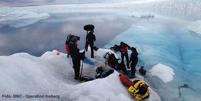 Vorbereitungsarbeiten des Taucherteams zum Film «Operation Iceberg»