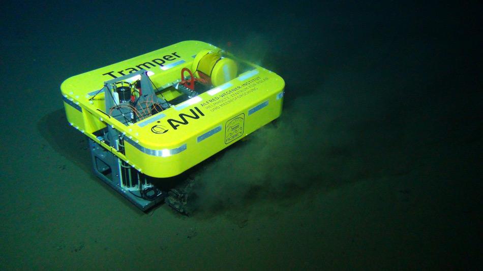 Das AUV “Tramper” ist ein autonomes Unterwasserfahrzeug und wird ein ganzes Jahr im Tiefseegebiet „Hausgarten“ des AWI im Arktischen Ozean verbringen Picture: Team GEOMAR
