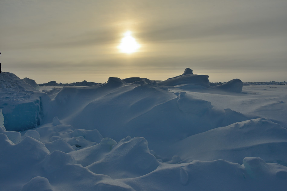 Der Nordpol steht bei vielen Leuten auf der Wunschliste. Ob sie in Zukunft über Russland oder doch über Svalbard hinfliegen werden, wird sich noch zeigen. Bild: Michael Wenger
