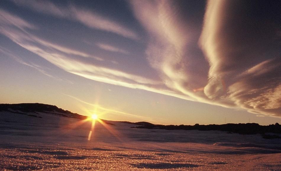 Erster Sonnenaufgang erreicht Scott Base in Antarktika